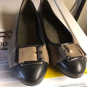 Naturalizer womans flats